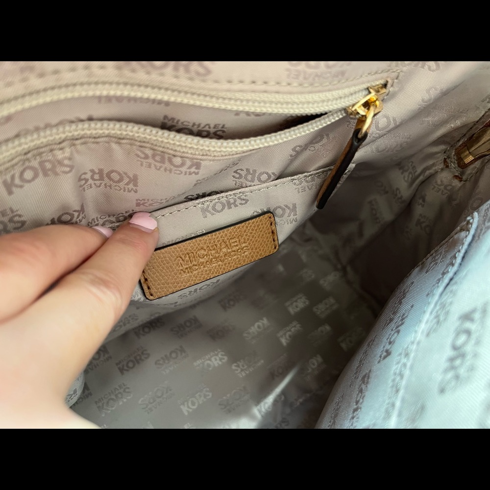 Brand new never carried Michael Kors - Picture 3 of 9